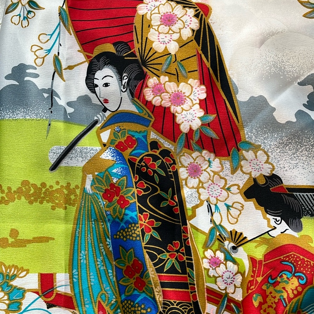 Kimono 👘 100% silk.